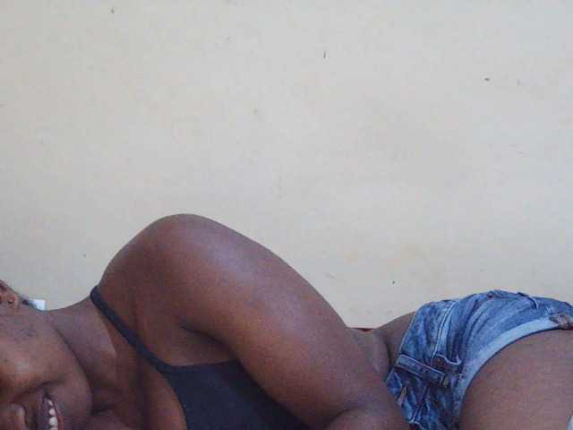 Sweetdiva2 live cam on BongaCams