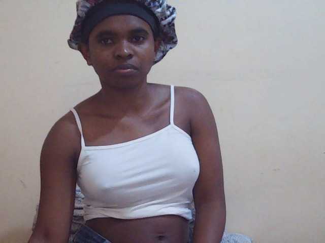 Sweetdiva2 live cam on BongaCams