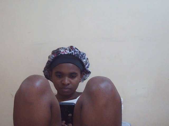 Sweetdiva2 live cam on BongaCams