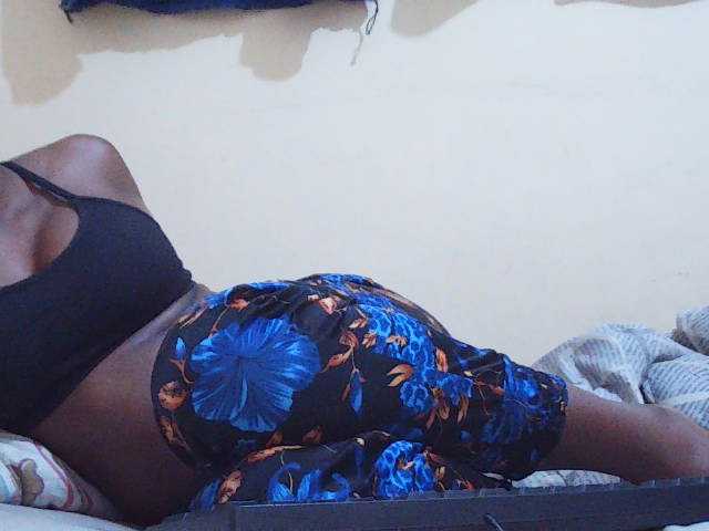Sweetdiva2 live cam on BongaCams