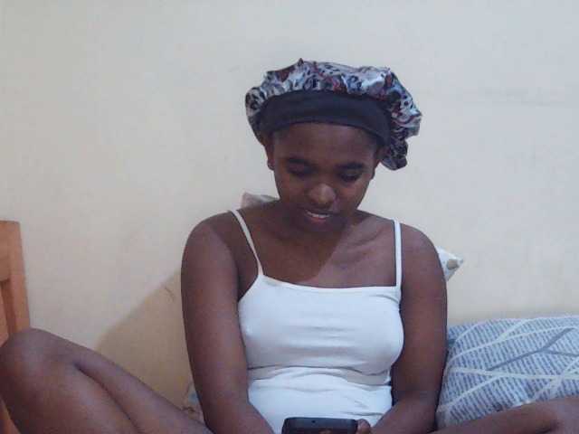 Sweetdiva2 live cam on BongaCams