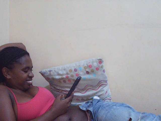 Sweetdiva2 live cam on BongaCams