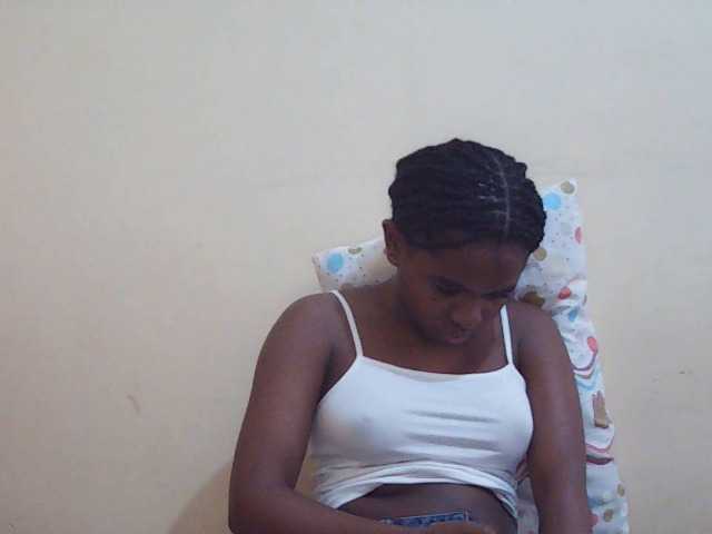 Sweetdiva2 live cam on BongaCams