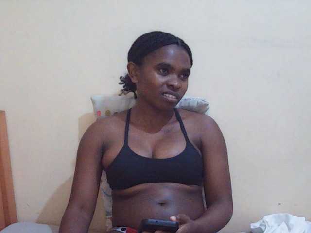 Sweetdiva2 live cam on BongaCams