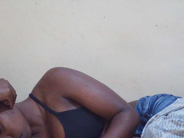 Sweetdiva2 live webcam show