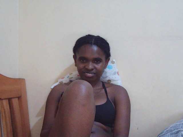 Sweetdiva2 live cam on BongaCams