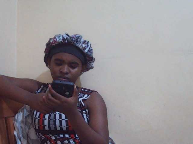Sweetdiva2 live cam on BongaCams
