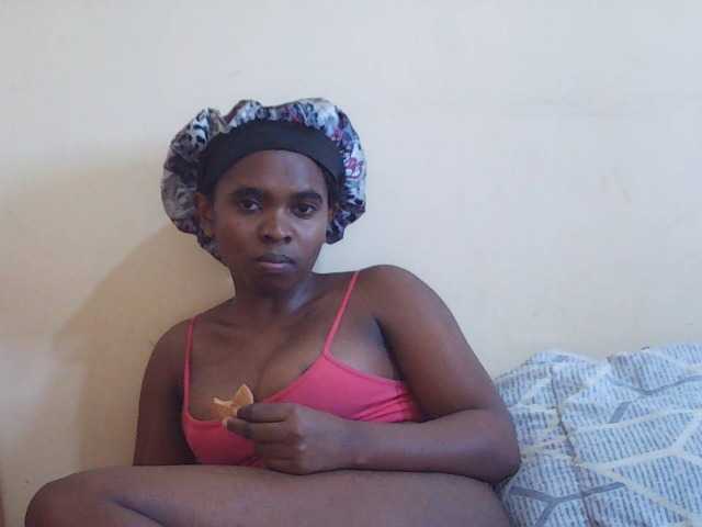 Sweetdiva2 live cam on BongaCams