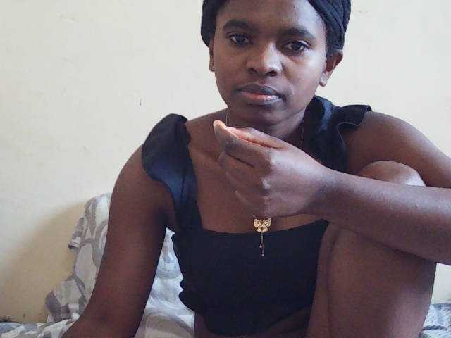 Sweetdiva2 live cam on BongaCams