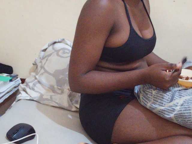 Sweetdiva2 live cam on BongaCams
