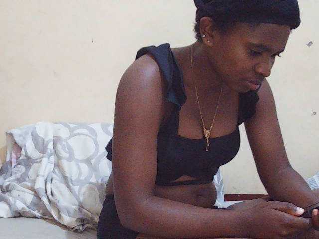 Sweetdiva2 live cam on BongaCams