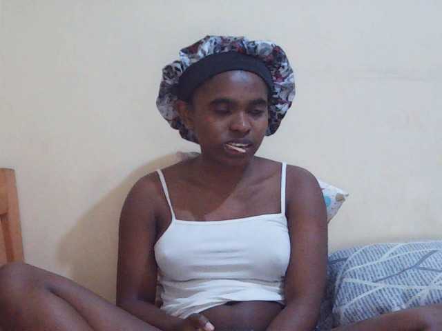 Sweetdiva2 live cam on BongaCams