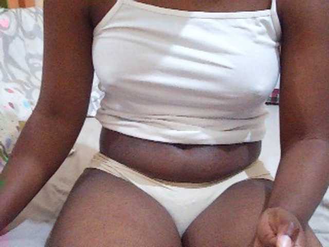 Sweetdiva2 live cam on BongaCams