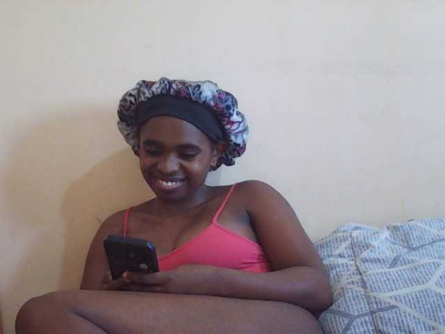 Sweetdiva2 live cam on BongaCams