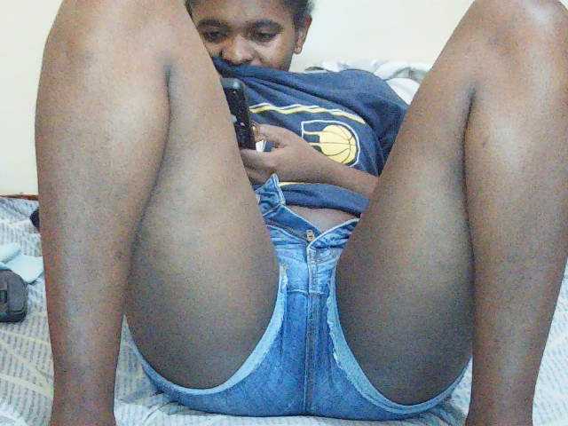 Sweetdiva2 live cam on BongaCams