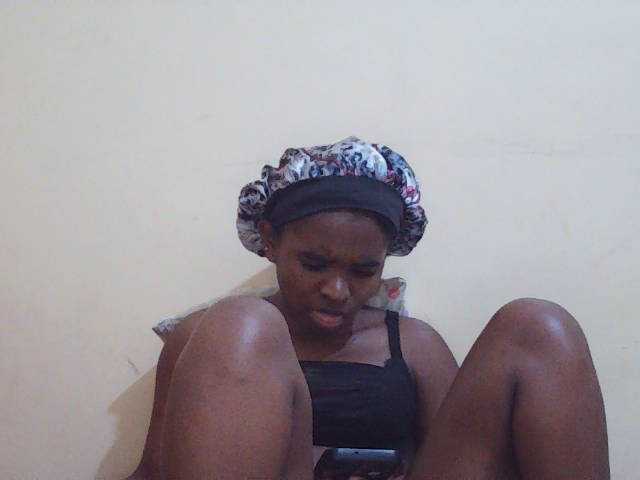 Sweetdiva2 live cam on BongaCams