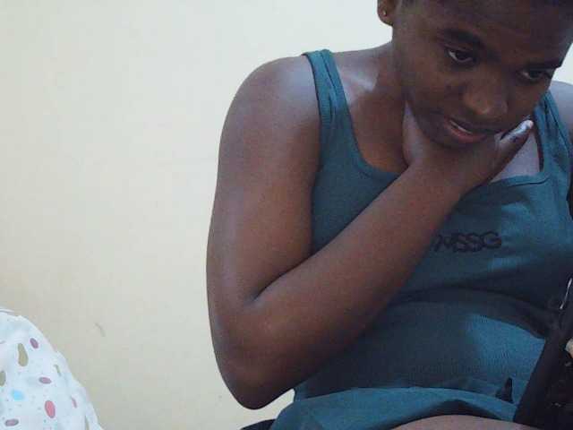 Sweetdiva2 live cam on BongaCams