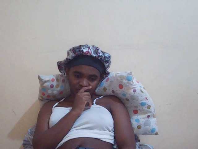 Sweetdiva2 live cam on BongaCams