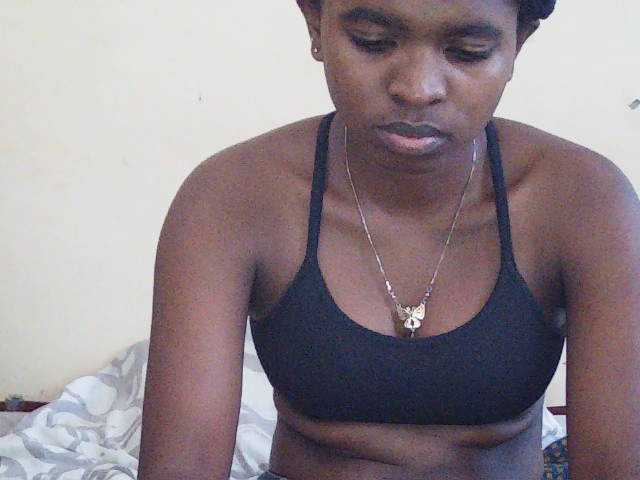 Sweetdiva2 live cam on BongaCams