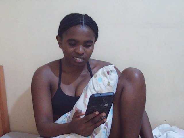 Sweetdiva2 live cam on BongaCams