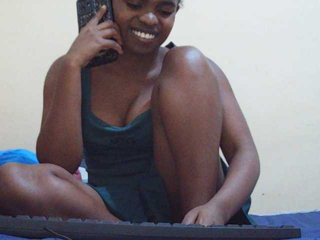 Sweetdiva2 live cam on BongaCams