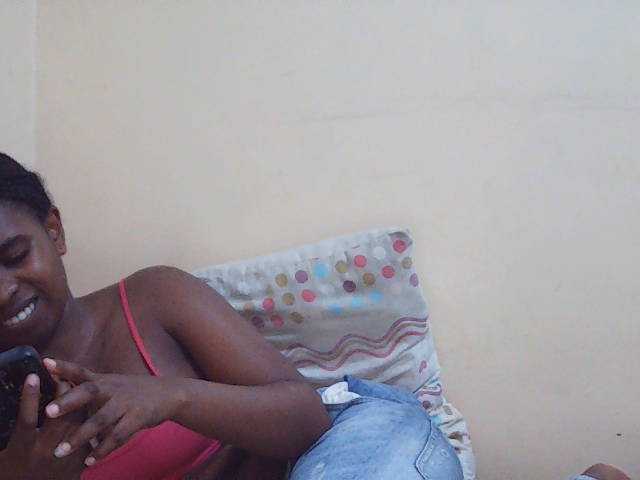 Sweetdiva2 live cam on BongaCams