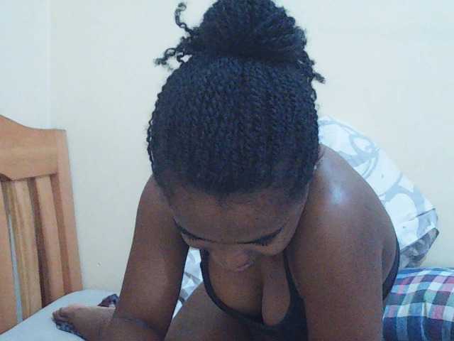 Sweetdiva2 live cam on BongaCams