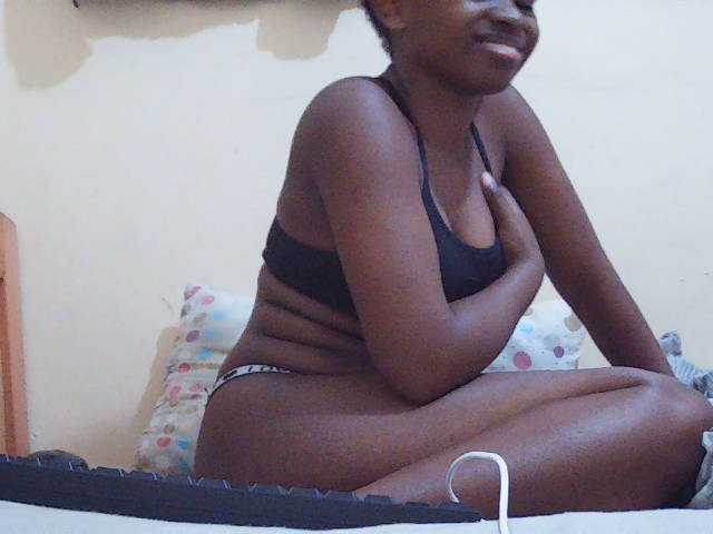 Sweetdiva2 live cam on BongaCams