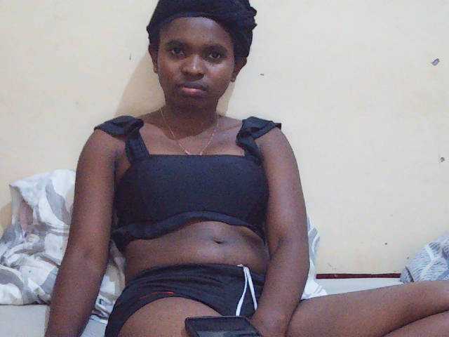Sweetdiva2 live cam on BongaCams