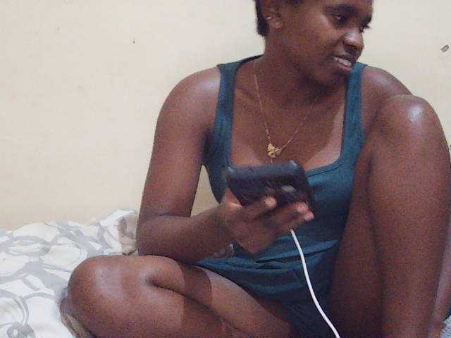 Sweetdiva2 live cam on BongaCams