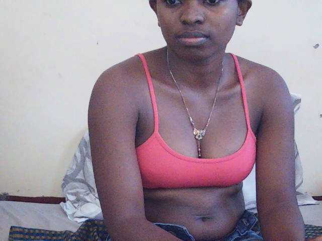 Sweetdiva2 live cam on BongaCams
