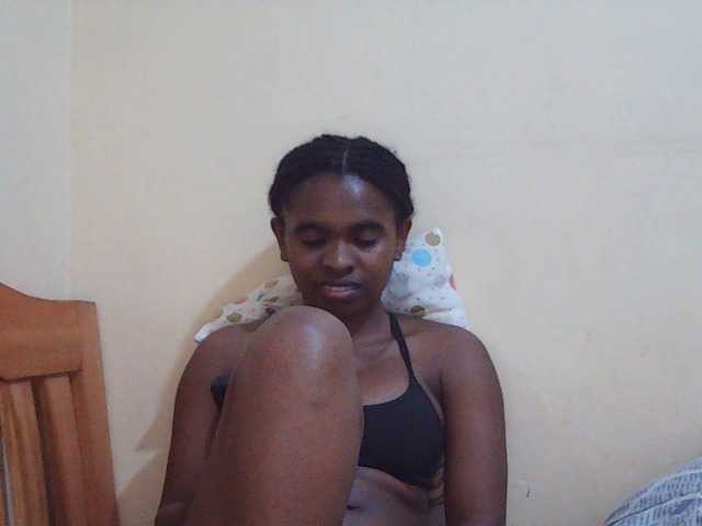 Sweetdiva2 live cam on BongaCams