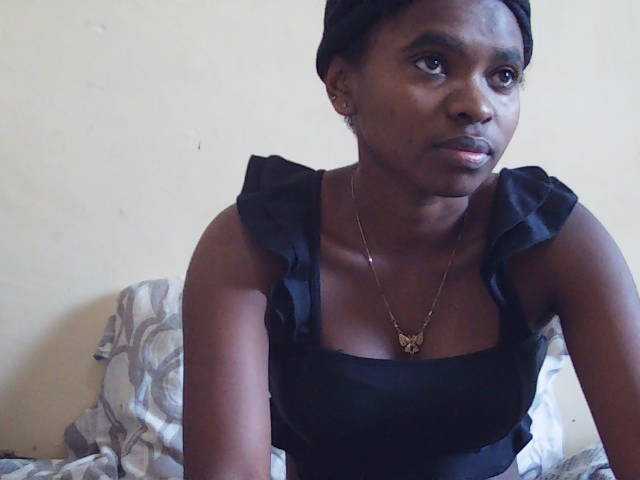 Sweetdiva2 live cam on BongaCams