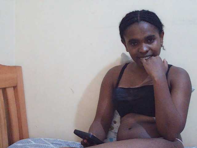 Sweetdiva2 live cam on BongaCams