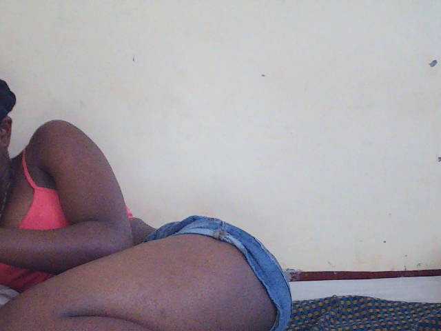 Sweetdiva2 live cam on BongaCams