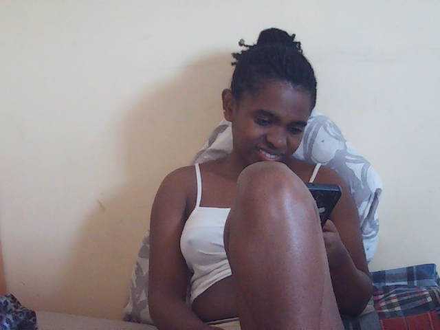 Sweetdiva2 live cam on BongaCams