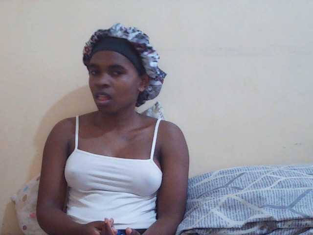 Sweetdiva2 live cam on BongaCams