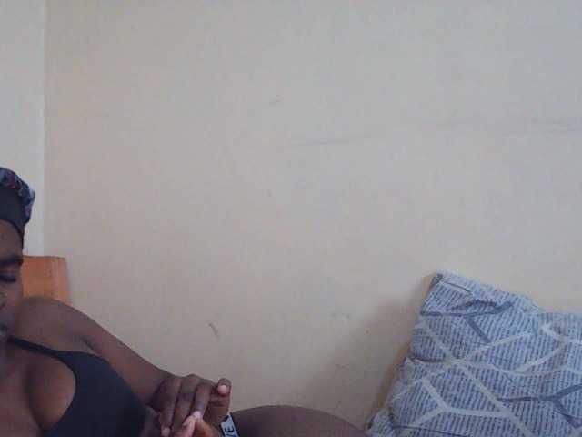 Sweetdiva2 live cam on BongaCams