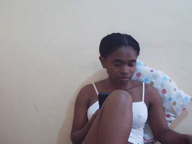 Sweetdiva2 live cam on BongaCams
