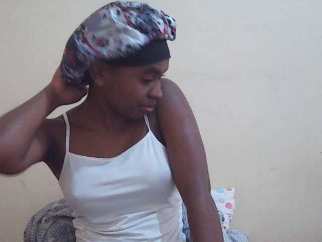 Sweetdiva2 live cam on BongaCams
