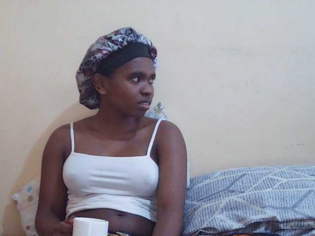 Sweetdiva2 live cam on BongaCams