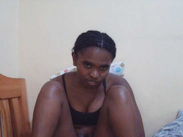 Sweetdiva2 live cam on BongaCams