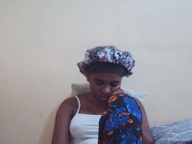 Sweetdiva2 live cam on BongaCams