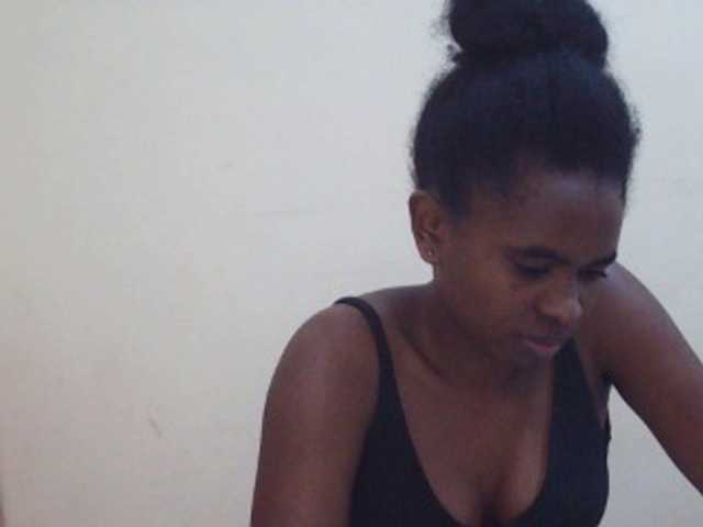 Sweetdiva2 live cam on BongaCams