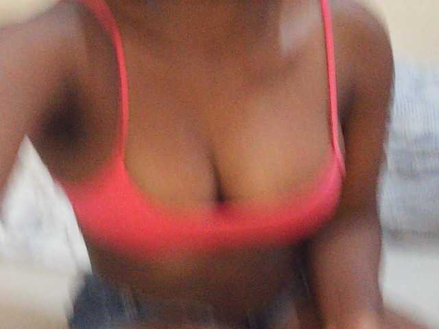 Sweetdiva2 live cam on BongaCams