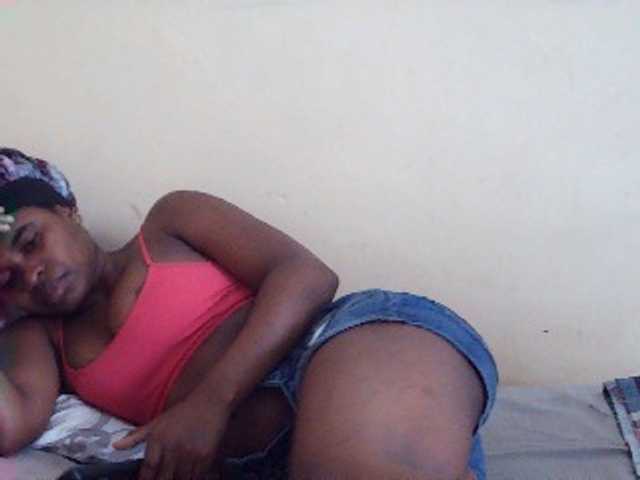 Sweetdiva2 live cam on BongaCams