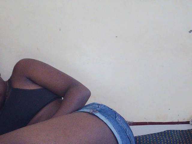 Sweetdiva2 live cam on BongaCams
