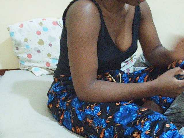 Sweetdiva2 live cam on BongaCams