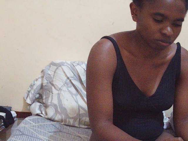 Sweetdiva2 live cam on BongaCams