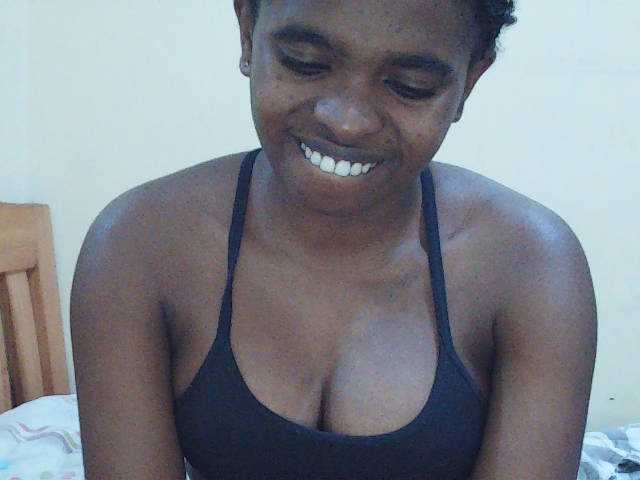 Sweetdiva2 live cam on BongaCams
